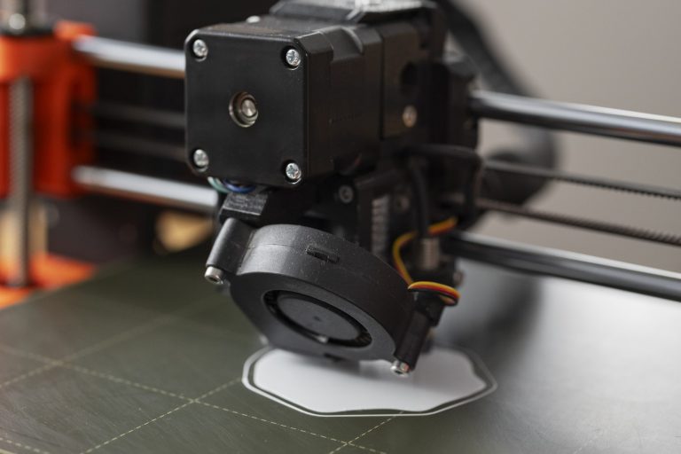 designer-using-3d-printer